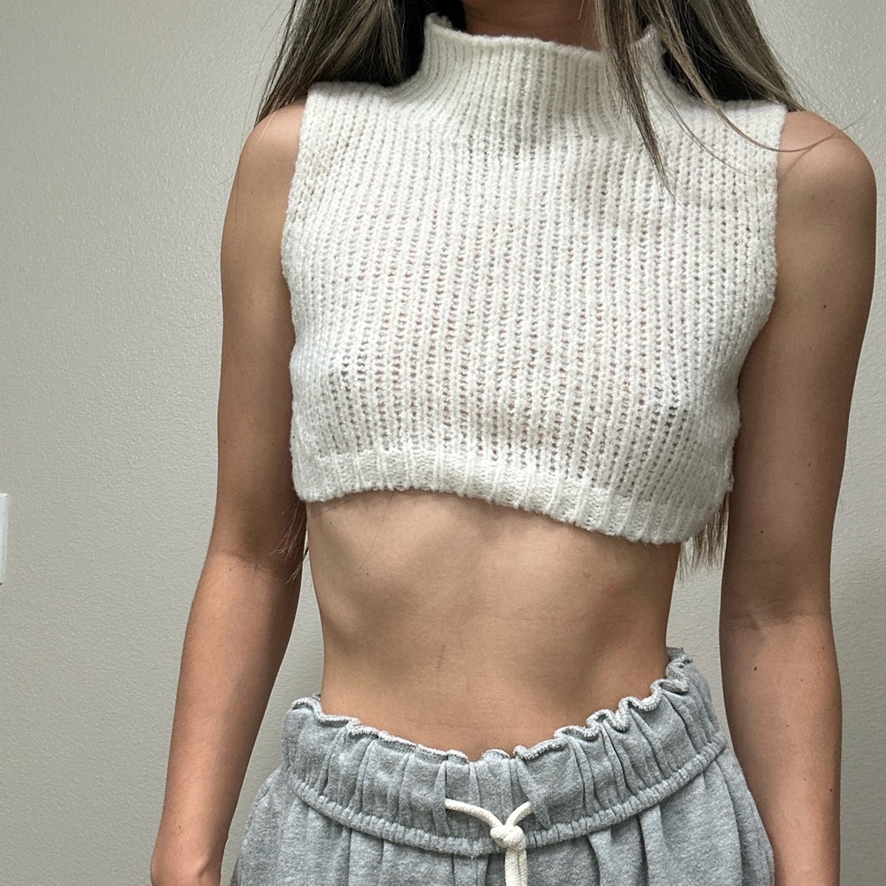 White Knit Crop Top 🤍